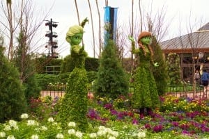 Elsa-and-Anna-Epcot-Topiary